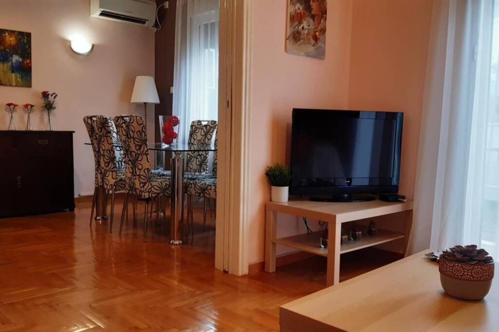 Georgia'S Cozy Apartment In Koukaki 雅典 外观 照片